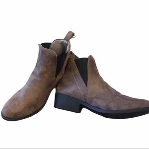 New Charles Albert Women’s brown Suede Booties.